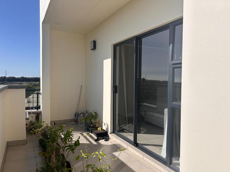To Let 1 Bedroom Property for Rent in Sandown Western Cape